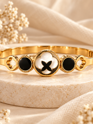 Aurelia Luxe Monochrome Clover Baby Bracelet – Size 14