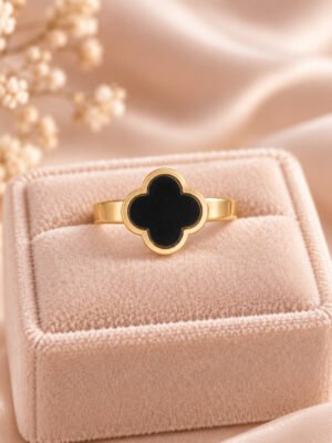 Aurelia Luxe Noir Clover Ring
